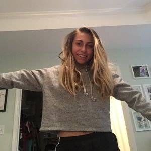 tilly’s gray cropped hoodie
